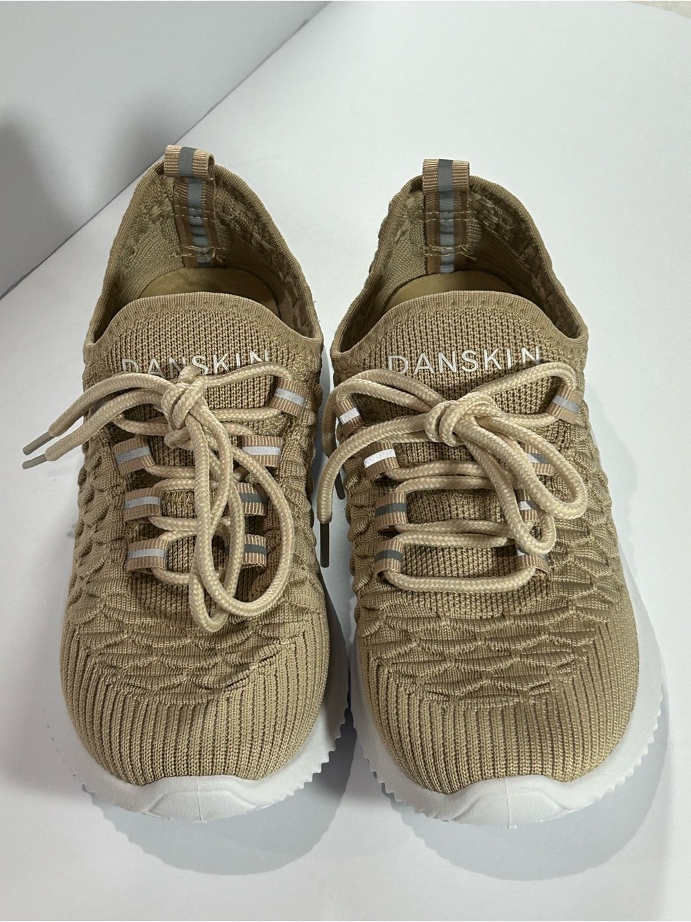 Danskin Stunt Knit Lace Up Sneakers Beige 6.5 Sporty Chic Athleisure Minimalist